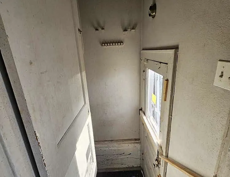 824 W Macqueen Ave — Photo 3