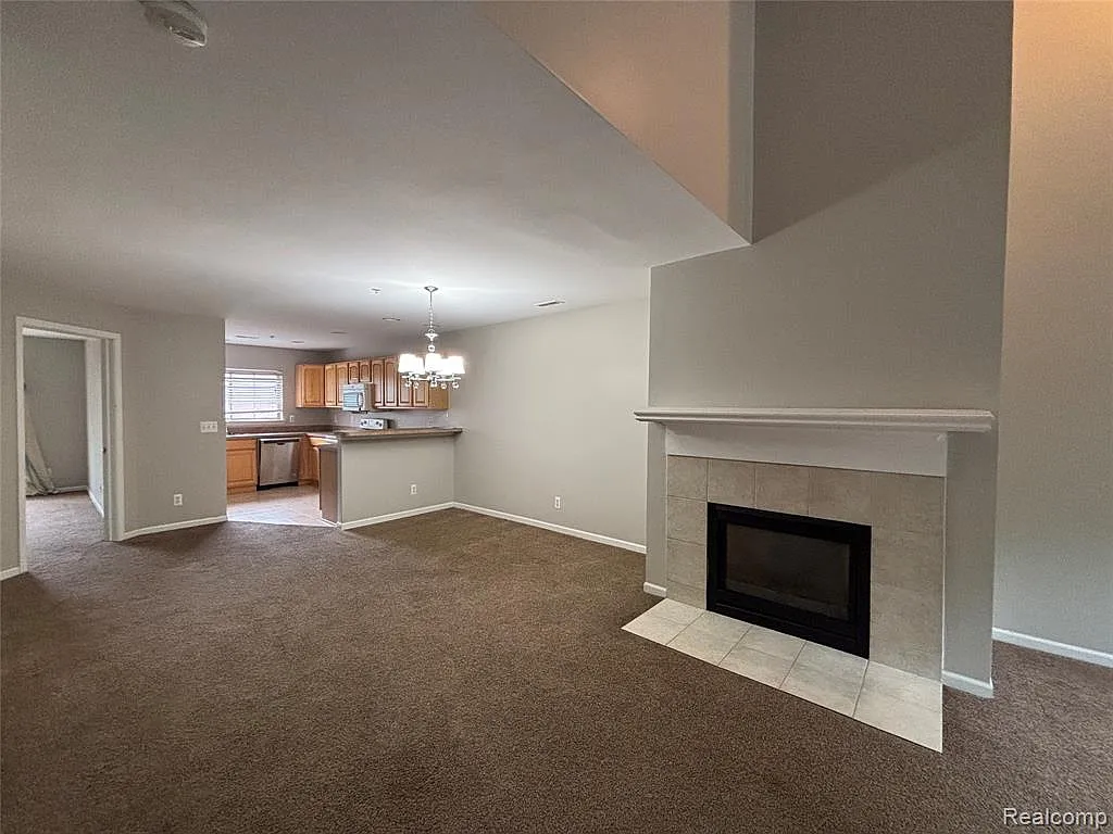 3 bed, 2.5 bath, 1735 sqft, $2,000 — Photo 4