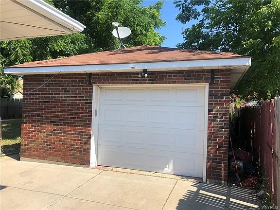 4th image of 2668 Ontario Ave