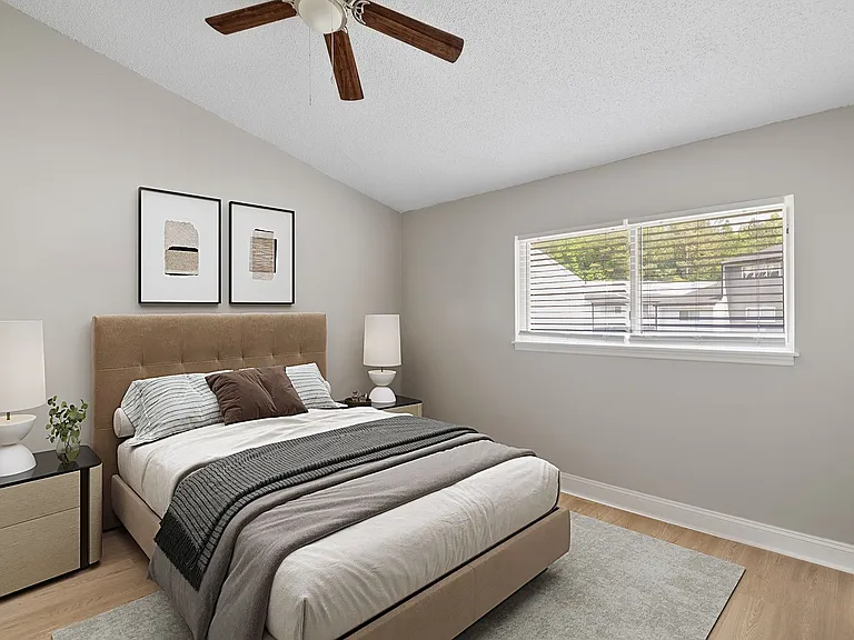 Colonial Pointe Apartments — Photo 12