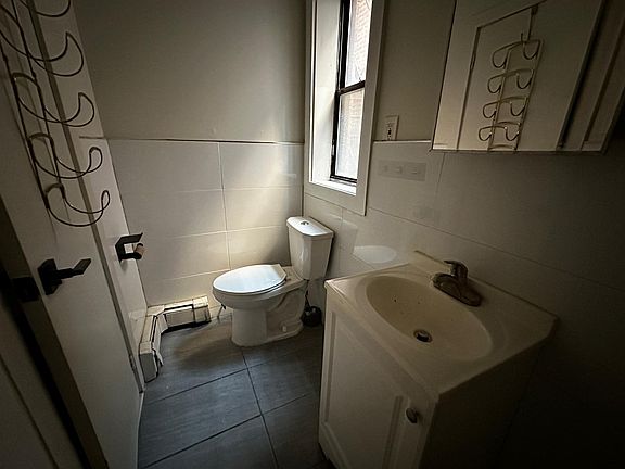4th image of 196 Clinton Ave #22E