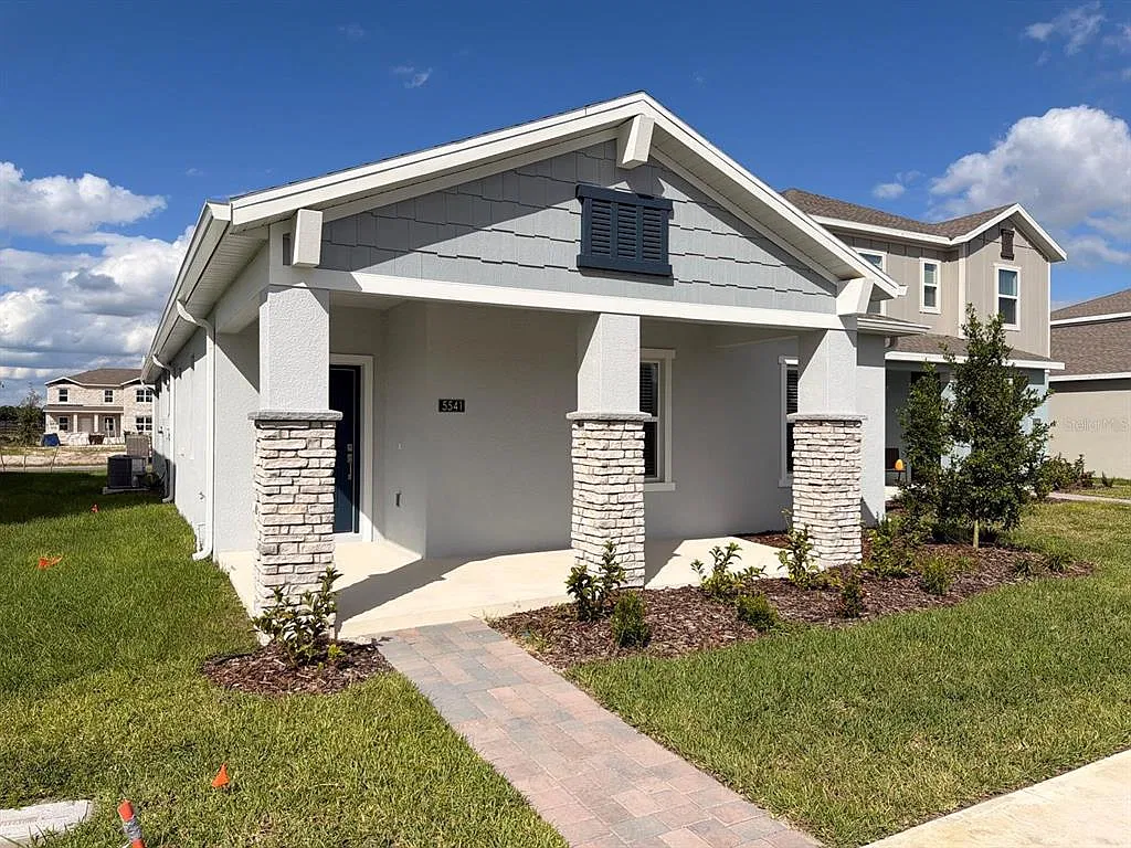 3 bed, 2.0 bath, 1659 sqft, $2,400 — Photo 2