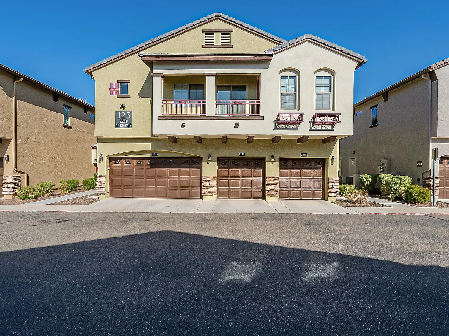 2725 E Mine Creek Rd — Photo 1