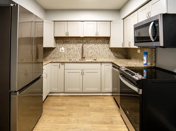 (undisclosed Address), Lansing, IL 60438