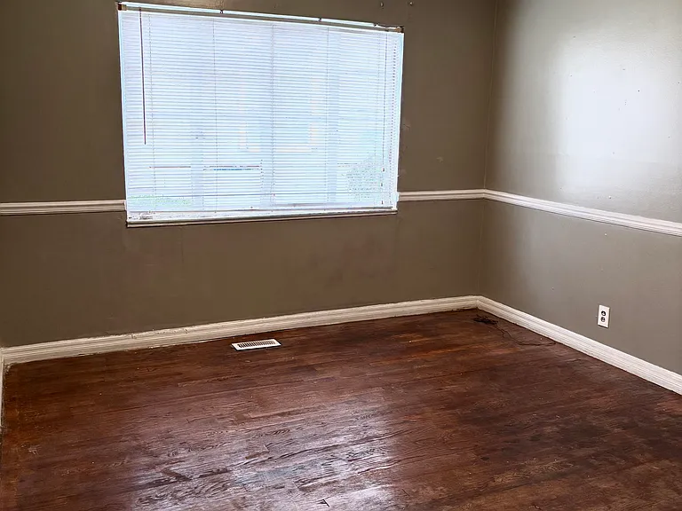 5513 Avenue P — Photo 13