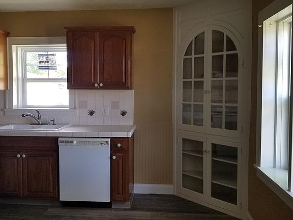 3rd image of 415 E 12th St #0
