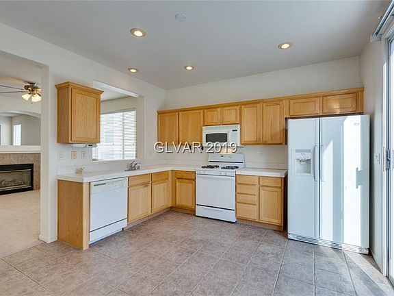 2nd image of 3532 Mountain Park St