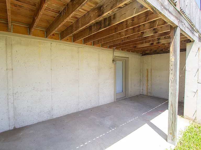 208 Jackal Dr — Photo 8