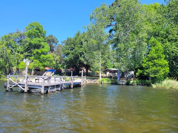 1345 Holland Rd, Summerton, SC 29148