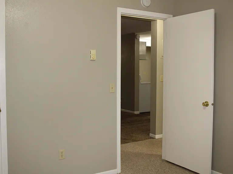 Apt 102 - 17_11192019
