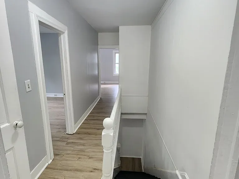 118 Division St — Photo 5