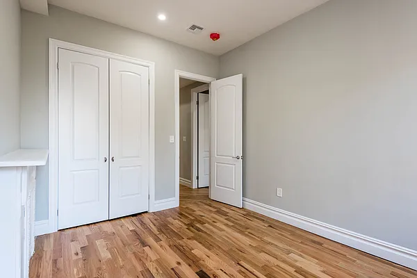 Rented by Nooklyn NYC LLC | media 10