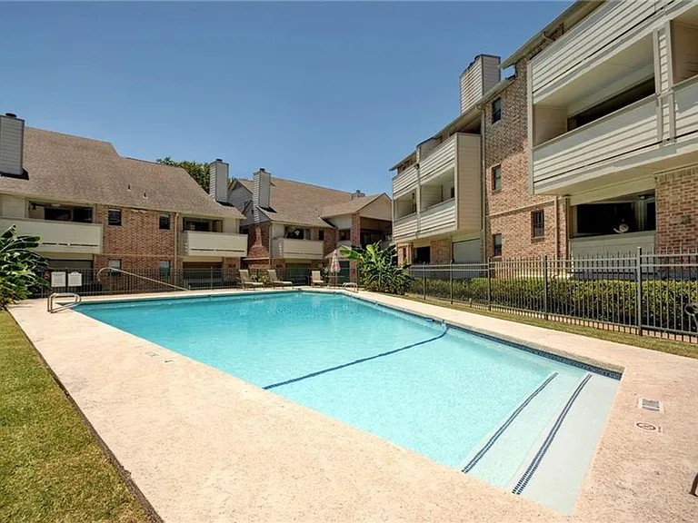2500 Burleson Rd #319 — Photo 19