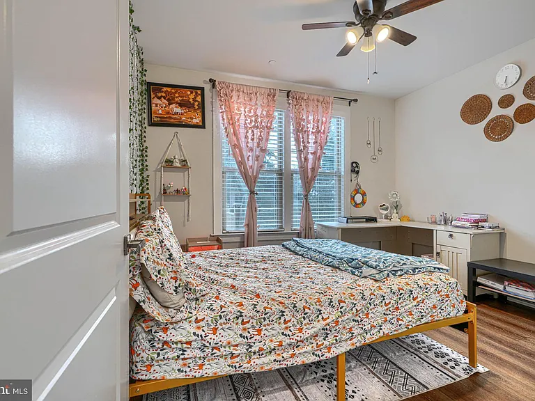 7142 Starmount Way — Photo 33