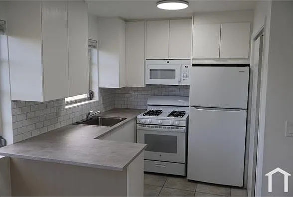 5920 NW 16th Pl #2 — Photo 1