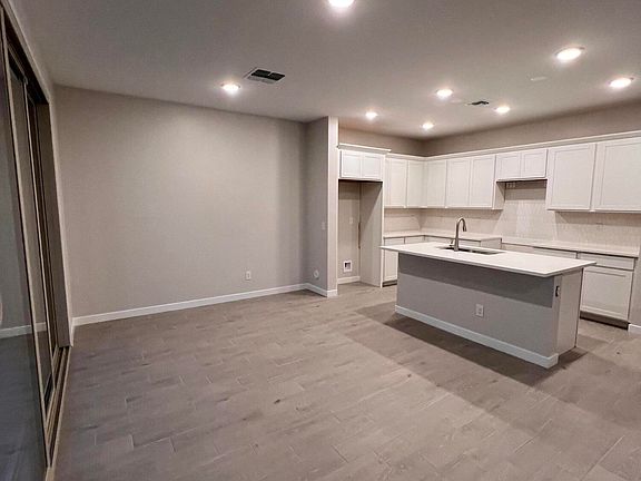 5th image of 18243 W LARKSPUR Drive