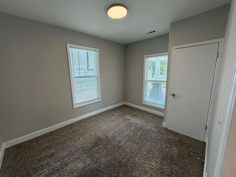 206 Olive St — Photo 9