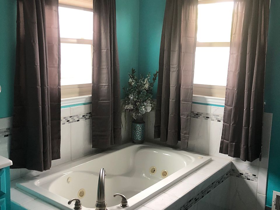 1st image of 4267 17th St