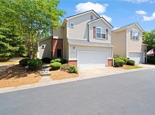 210 Hiawassee Dr, Woodstock, GA 30188