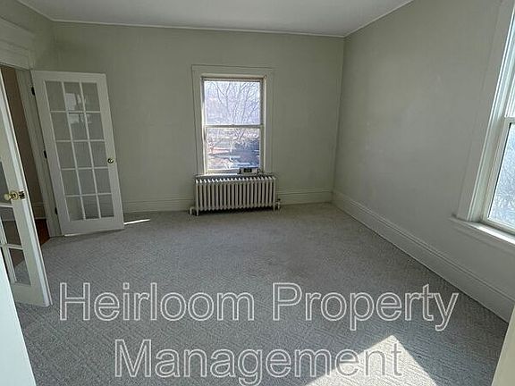 4th image of 509 N 1st Ave W