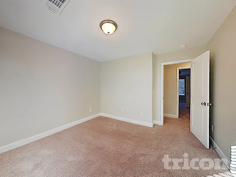 3015 Montrose Ln — Photo 11