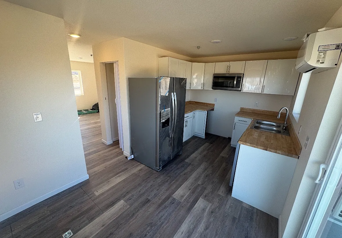 387 S Springmont Dr — Photo 3