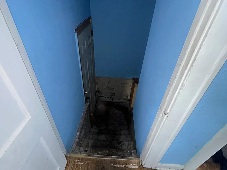 2345 Iowa St — Photo 6
