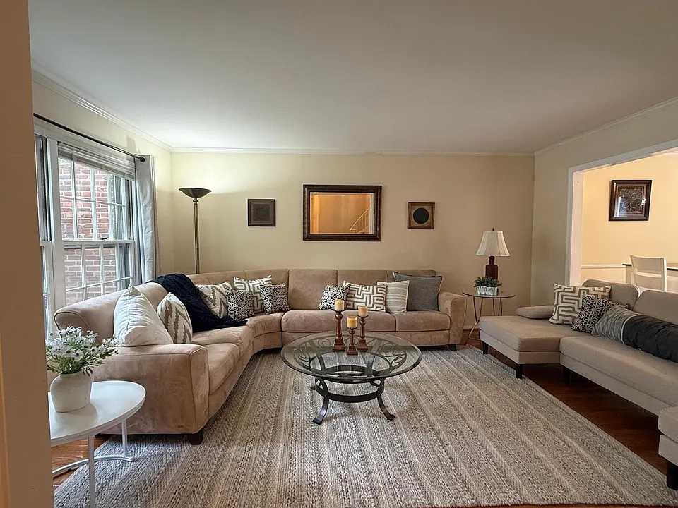 8424 Grenoble Ct