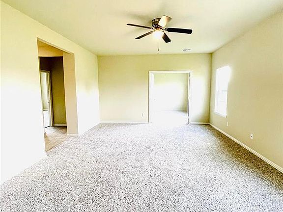 3rd image of 304 Buccaneer Dr