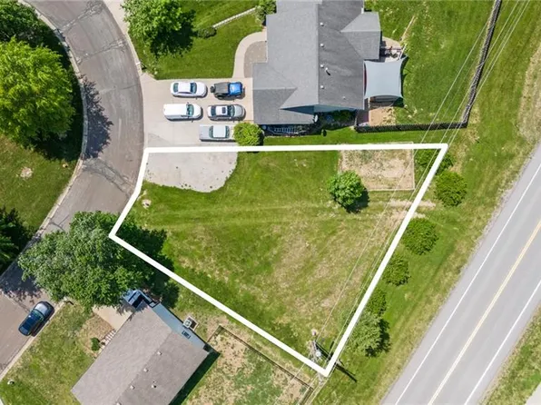 1212 Franklin Dr, Weston, MO 64098