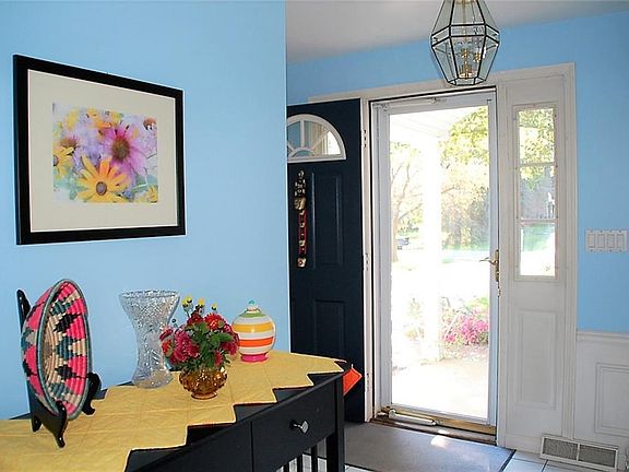 4th image of 8090 Centre Ln