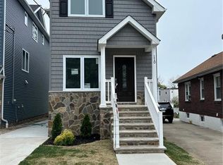 110 Roe St, Staten Island, NY 10310