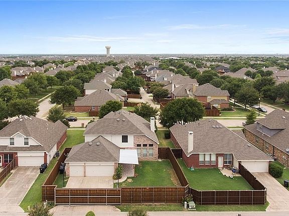 4th image of 8050 Palisades Dr