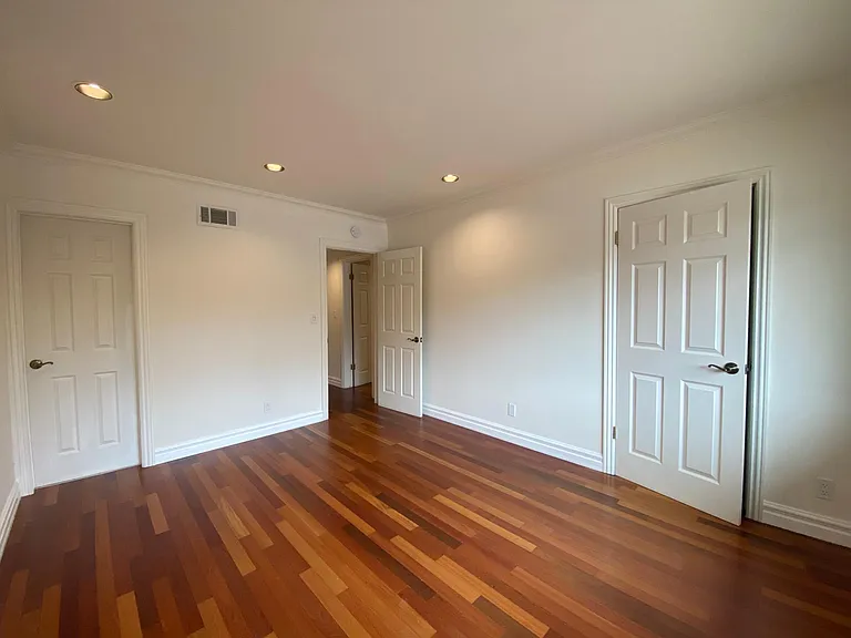 22539 Waterbury St — Photo 15
