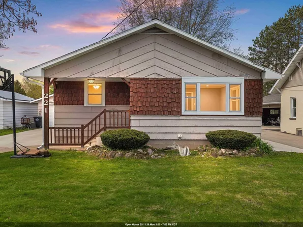 221 River Hts, Shawano, WI 54166