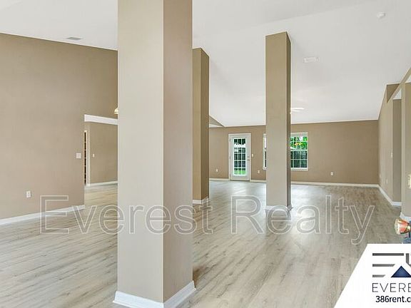 5th image of 44 Butterfield Dr