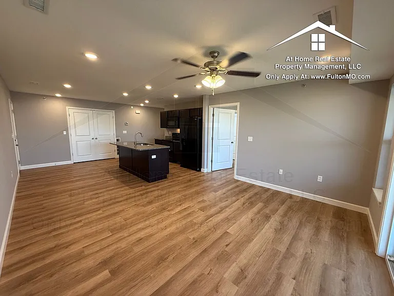 2620 N Bluff St #101 — Photo 8
