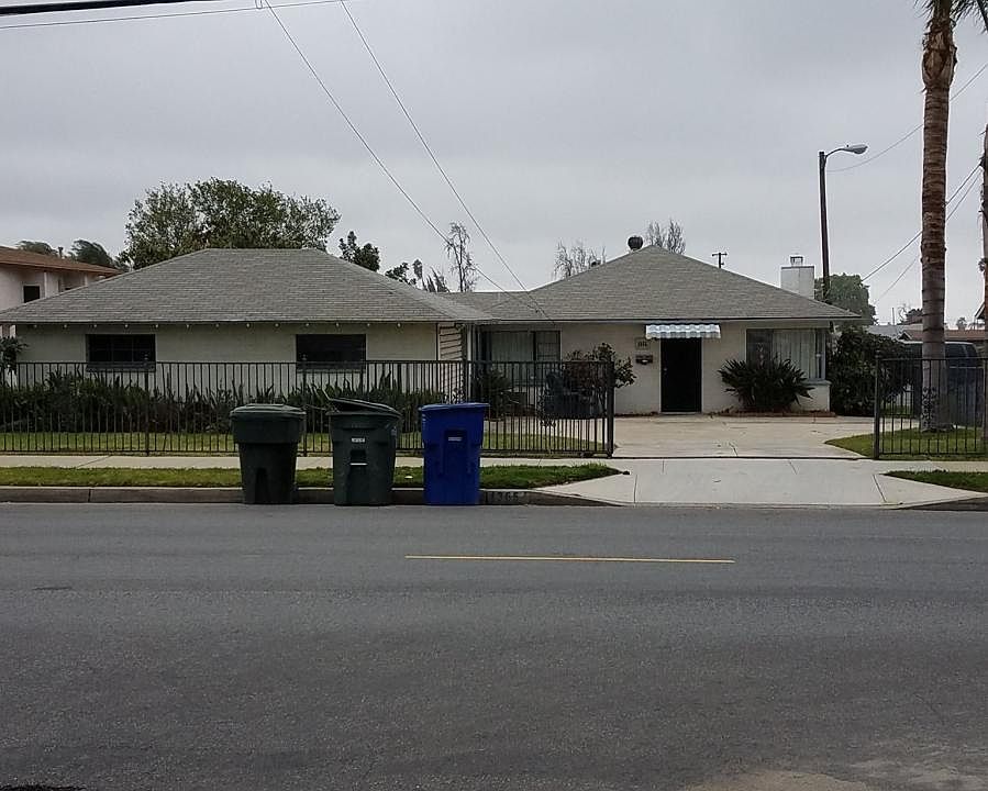 front view, garage on left