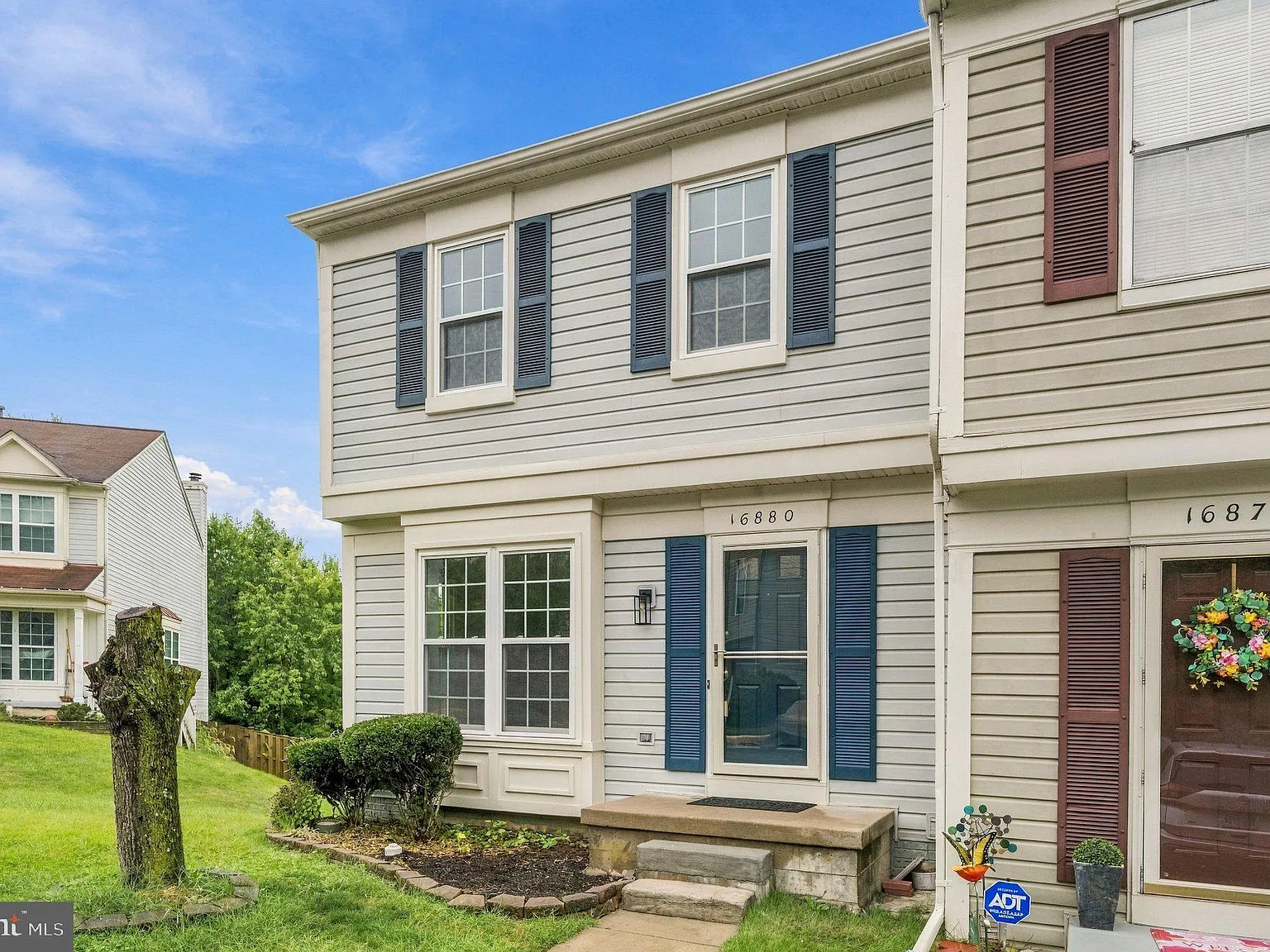 3 bed, 3.5 bath, 1954 sqft, $2,700 — Photo 3