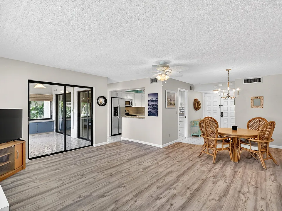 1800 SE Saint Lucie Blvd #11-203