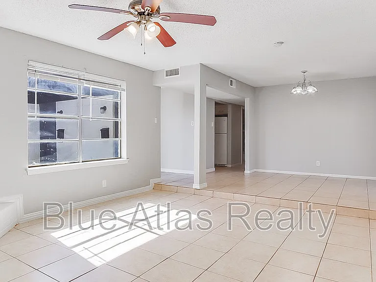 5352 Wonder Dr — Photo 3
