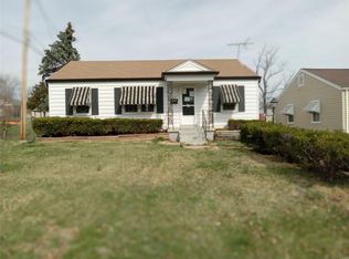 127 Constance Ct, Saint Ann, MO 63074