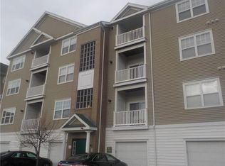 98 Mill St APT 304, Woonsocket, RI 02895