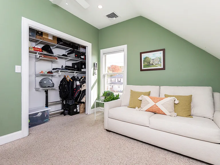 18 Highland Ave — Photo 19