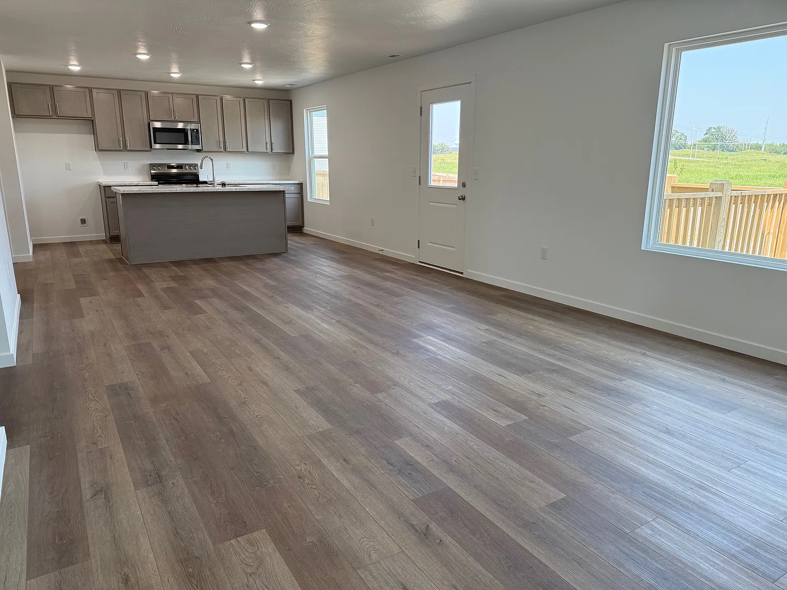 3958 E Fieldcrest Ct — Photo 3