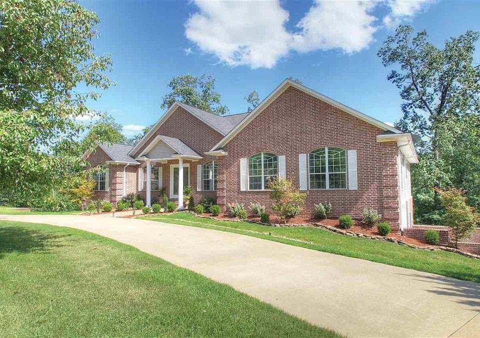 1st image of 4102 Water Oak Dr