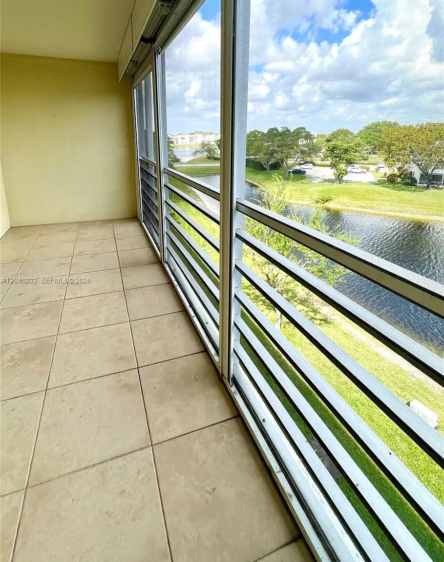 Harwood D Condo — Photo 4