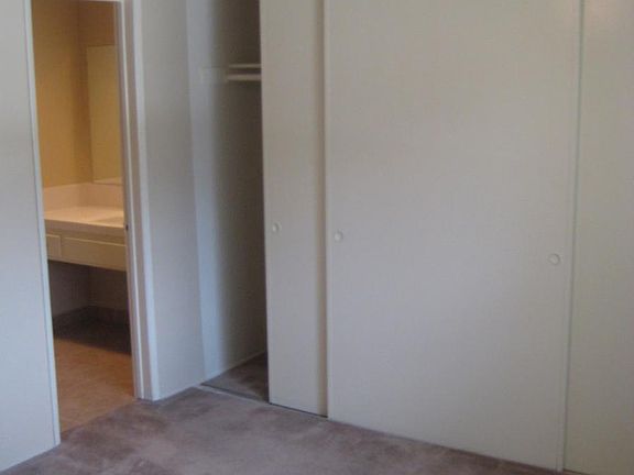 4th image of 129 Violet Ave APT 204