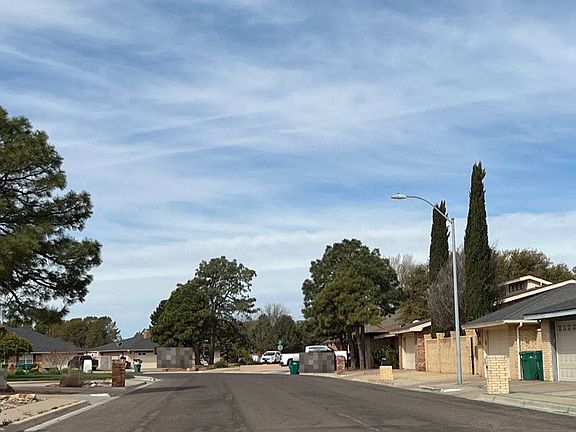 3rd image of 1027 W Jicarilla Dr