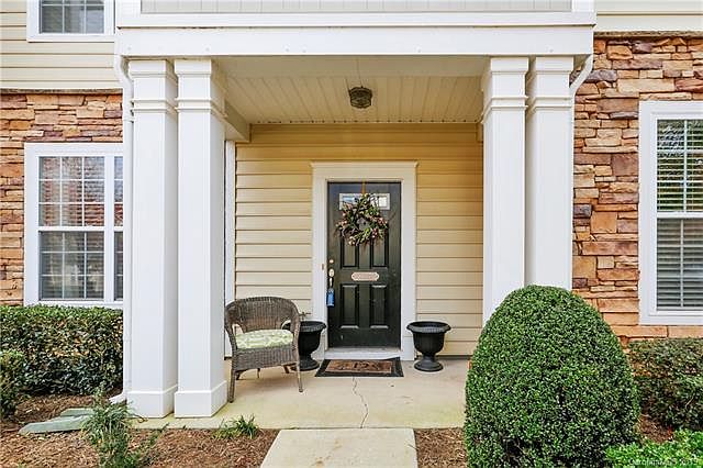 1st image of 8037 Willow Branch Dr